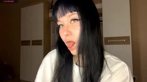 Snapshot of kyongsevenbergen chatting on October 27, 7:26 am Eva online show from October 27, 7:26 am