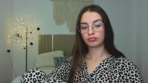 Margo  online show from February 7, 5:50 pm