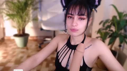 Snapshot of l_e_a chatting on February 26, 11:32 am l_e_a online show from February 26, 11:32 am