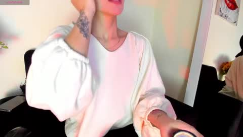 lace_victoria online show from April 20, 12:35 am