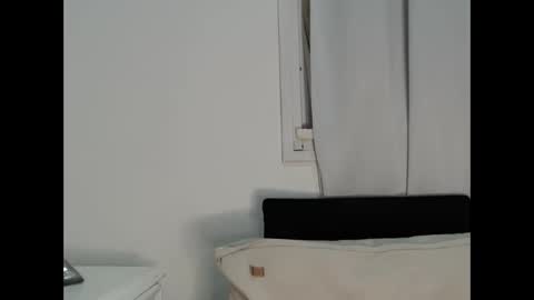 lady____a online show from December 19, 6:12 am