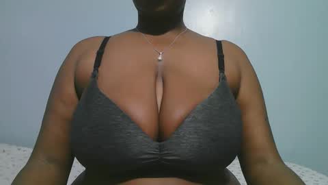 lady_dearra online show from February 23, 3:18 am