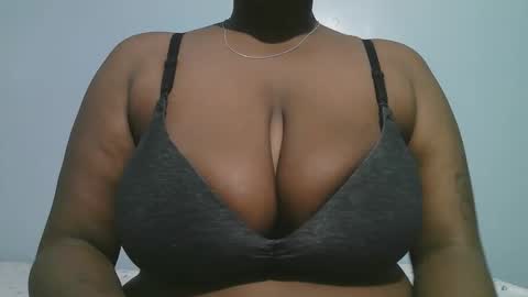 lady_dearra online show from January 12, 3:23 am