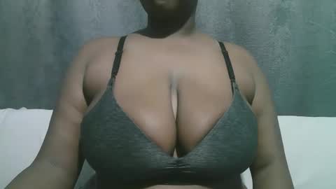 Snapshot of lady_dearra chatting on October 20, 2:14 am lady_dearra online show from October 20, 2:14 am