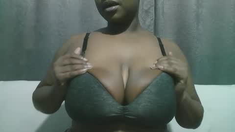 Snapshot of lady_dearra chatting on October 6, 11:05 am lady_dearra online show from October 6, 11:05 am