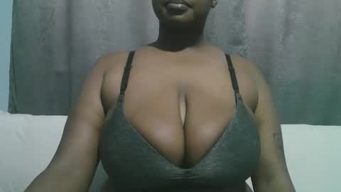 Snapshot of lady_dearra chatting on October 17, 11:24 am lady_dearra online show from October 17, 11:24 am