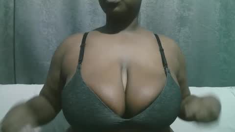 Snapshot of lady_dearra chatting on October 19, 2:13 am lady_dearra online show from October 19, 2:13 am