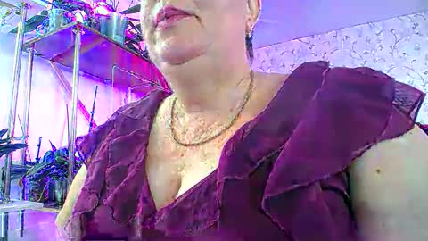 Lady Gloria online show from September 28, 8:30 am