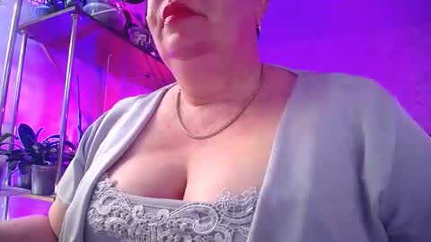 Lady Gloria online show from February 23, 2:05 pm