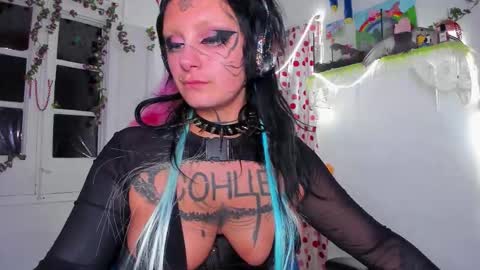 Mia online show from November 27, 9:50 pm