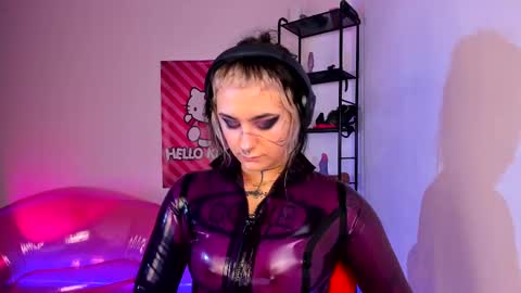 Snapshot of lady_sontse_ chatting on March 2, 4:14 pm Mia online show from March 2, 4:14 pm