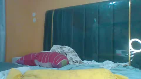 lindah32 online show from March 27, 12:12 am