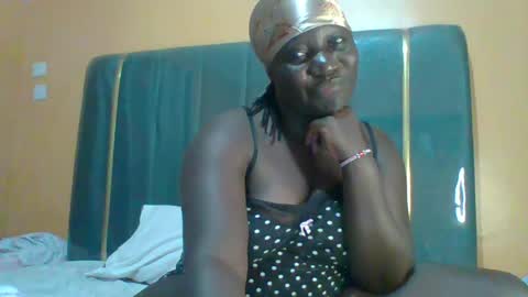 lindah32 online show from June 30, 11:37 pm