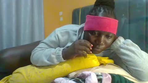 lindah32 online show from July 14, 2:05 am