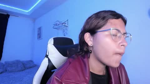  Lady  online show from December 17, 3:54 am