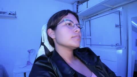  Lady  online show from April 13, 8:26 am