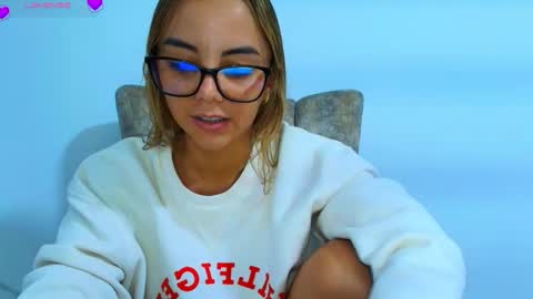 Hello im lady nice to meet you  online show from October 27, 6:46 pm