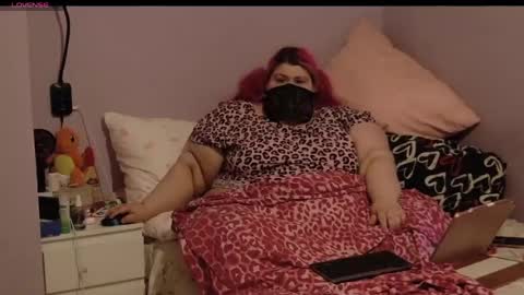 ladykitsunebig online show from May 31, 8:10 pm