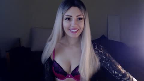 Snapshot of ladymoonlight8 chatting on January 4, 12:16 pm Monika online show from January 4, 12:16 pm