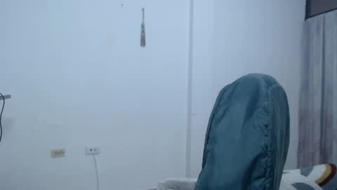 Snapshot of lahurent_weed420 chatting on October 15, 6:32 pm paola and a guest lol online show from October 15, 6:32 pm