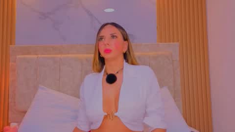 laiamilf online show from March 12, 2:36 am