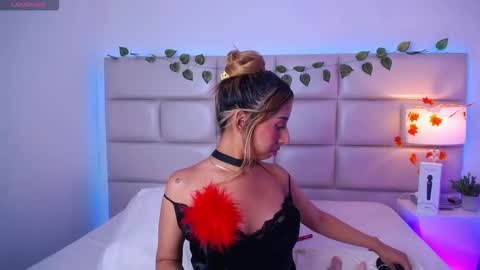 Laila Stilwills online show from November 9, 8:32 am