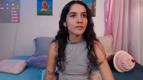 Snapshot of lailypink chatting on January 8, 1:32 am samanta online show from January 8, 1:32 am