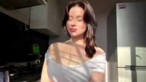 Jasmine online show from May 20, 1:52 pm