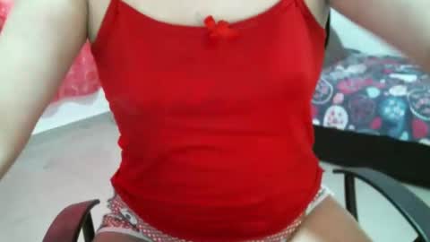 laura gomez online show from December 10, 6:06 pm