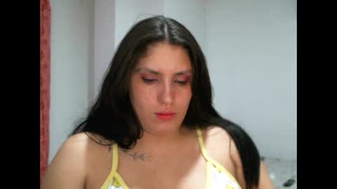 laura gomez online show from December 9, 3:07 am