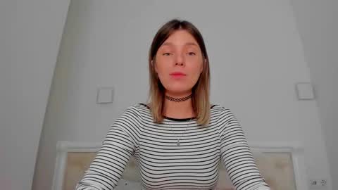 Lallie  online show from February 5, 3:26 pm