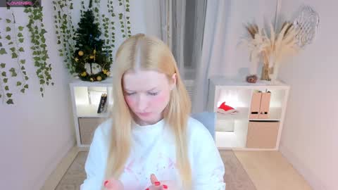 Laly online show from January 9, 4:39 pm