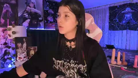 Snapshot of lanakyutt chatting on March 3, 5:26 am L A N A online show from March 3, 5:26 am