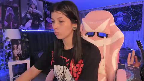 Snapshot of lanakyutt chatting on February 24, 2:38 am L A N A online show from February 24, 2:38 am