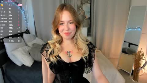 Snapshot of lanaroselle chatting on October 13, 3:58 pm Lana online show from October 13, 3:58 pm