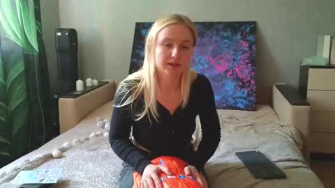 LanaviSmith online show from October 22, 6:29 am