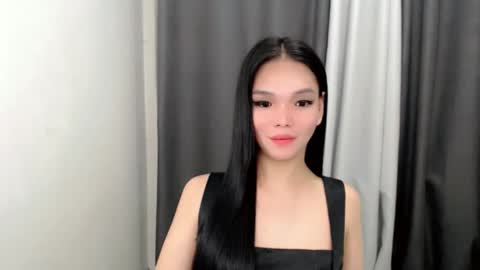 lanawyatt_ online show from November 10, 7:20 pm