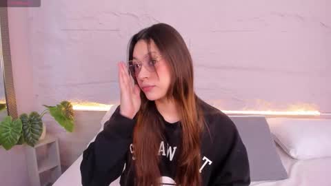 Lanna online show from February 21, 11:44 am