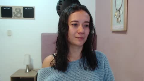 Snapshot of lanna_mills chatting on December 16, 1:32 pm Lanna online show from December 16, 1:32 pm