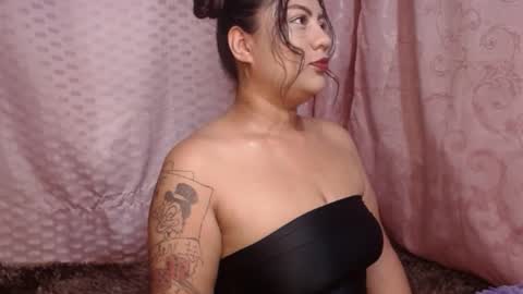 Snapshot of lapeligrosa_ chatting on February 19, 12:22 pm lapeligrosa_ online show from February 19, 12:22 pm