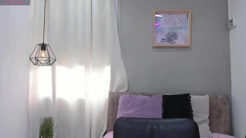      700  200   online show from December 5, 7:48 pm