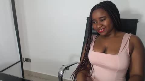 larabliss online show from February 5, 5:43 pm