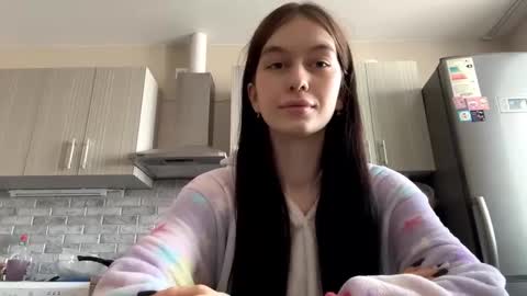 lara online show from March 5, 8:32 am