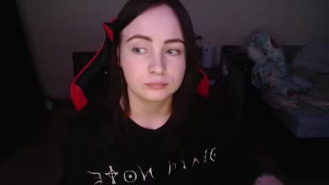 Laralianna online show from December 18, 8:35 pm