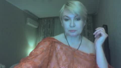 laramrs online show from April 15, 7:58 pm