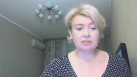 laramrs online show from October 4, 4:00 pm