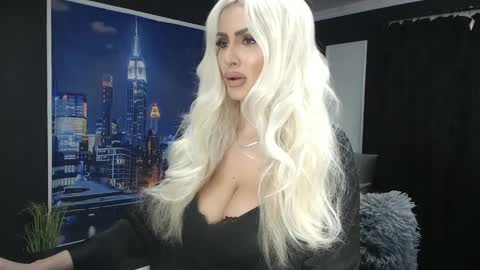 laras_moans online show from January 11, 8:11 am