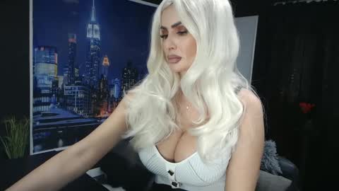 laras_moans online show from January 17, 10:33 am