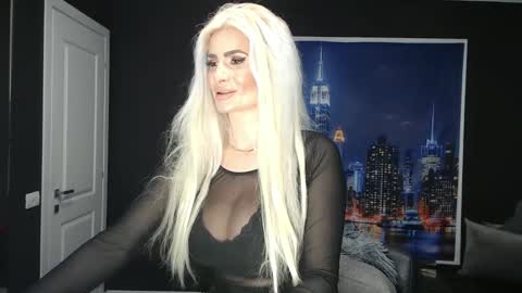 laras_moans online show from February 26, 9:12 am