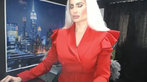 laras_moans online show from December 22, 10:06 am